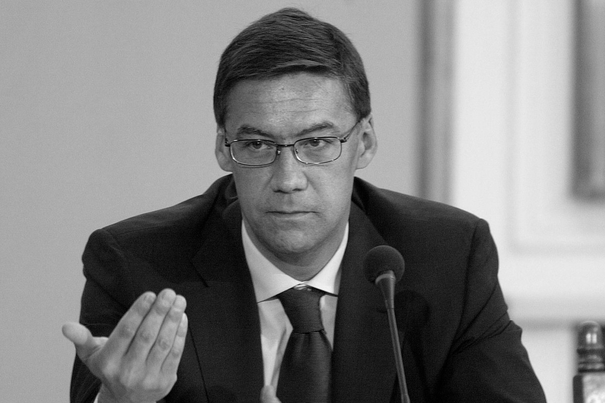 forum-0428254272 bw