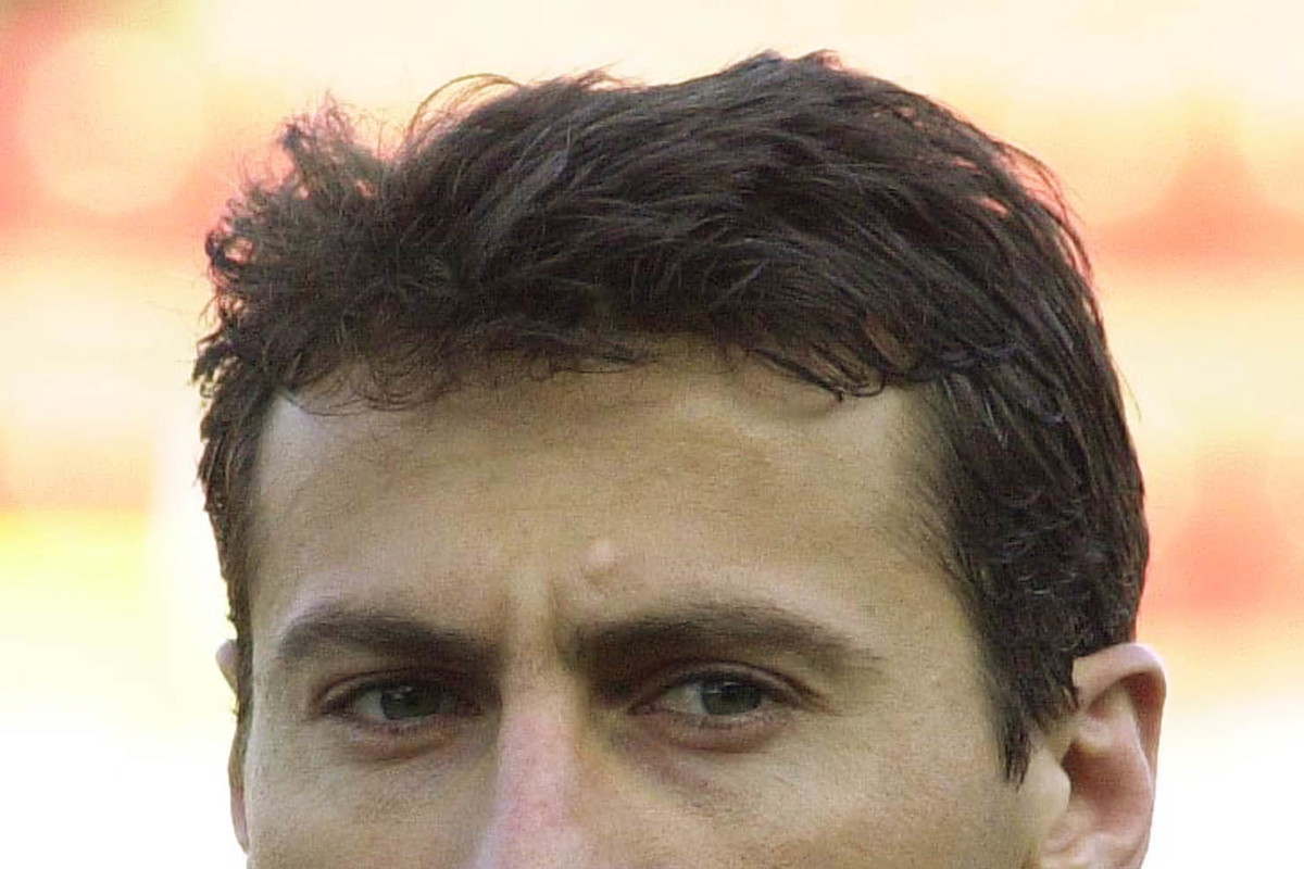 WORLD CUP 2002 PREVIEW - PIOTR SWIERCZEWSKI OF POLAND.