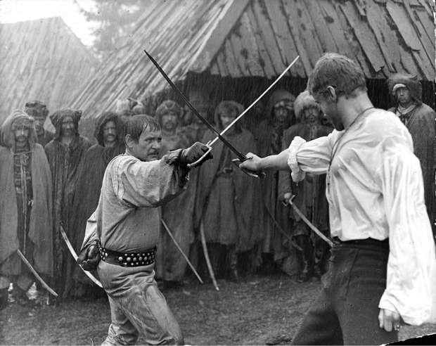 Tadeusz Łomnicki, Daniel Olbrychski, kadr z filmu „Potop” Jerzego Hoffmana, 1973-1974