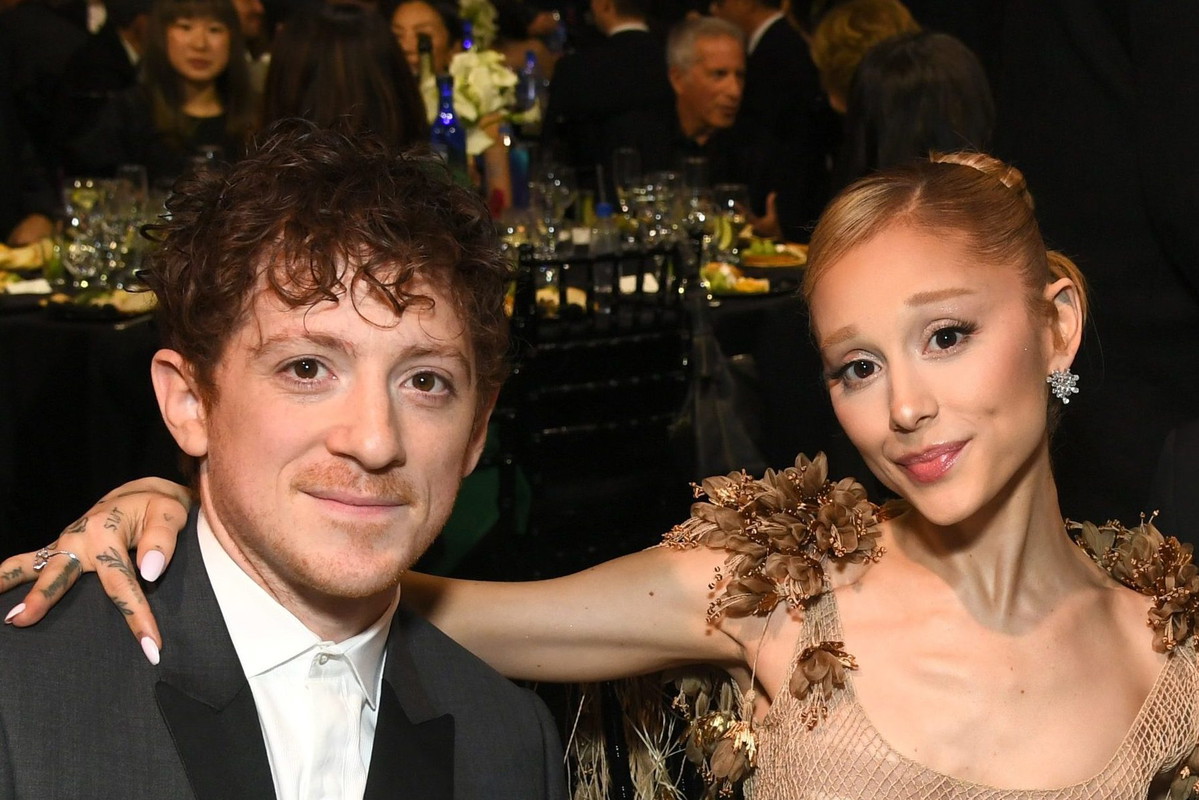 FIJI Water At The 30th Annual Critics Choice Awards