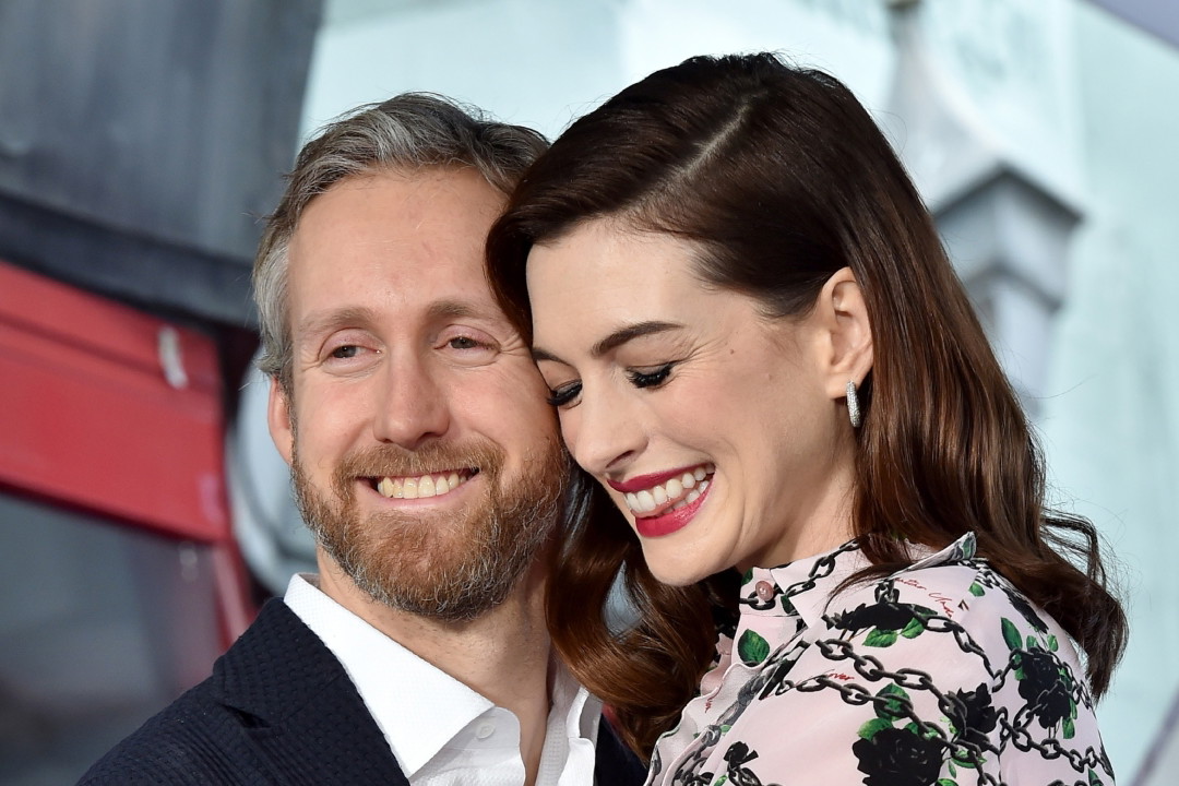 Anne Hathaway, Adam Shulman
