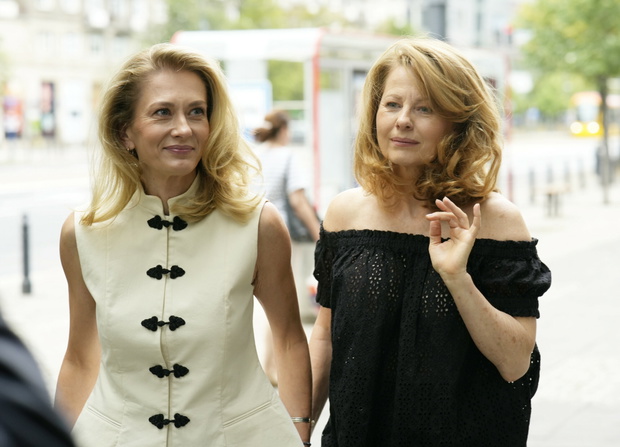 Warszawa, 04.07.2026. Znani przed studiem DDTVN.  N/z: Anita Sokolowska, Ewa Skibinska