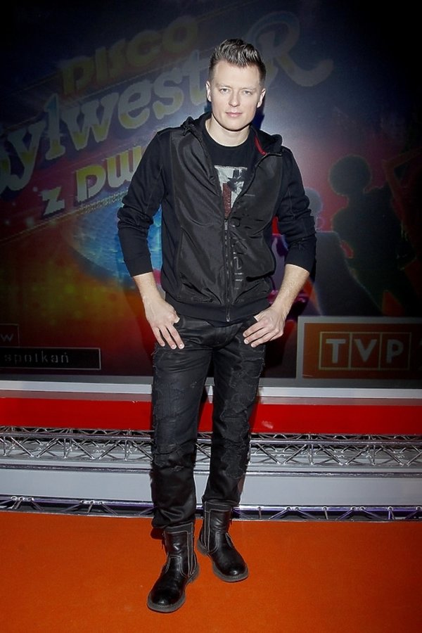 rafal-brzozowski-na-konferencji-imprezy-sylwestrowej-tvp2-179421-GALLERY600-794b499