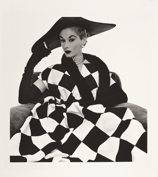 harlequin-dress-lisa-fonssagrives-penn-new-york-1950-307185-GALLERY600-1db7595