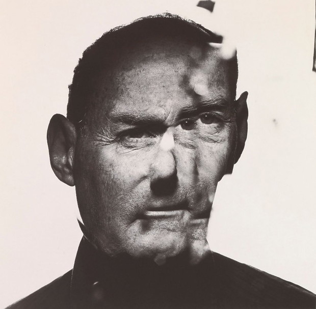 irving-penn-in-a-cracked-mirror-a-new-york-1986-307183-GALLERYBIG-de4c1a8