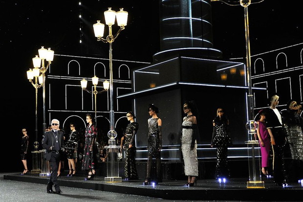 chanel-jesien-zima-2011-12-haute-couture-334452-GALLERYBIG-978fe62