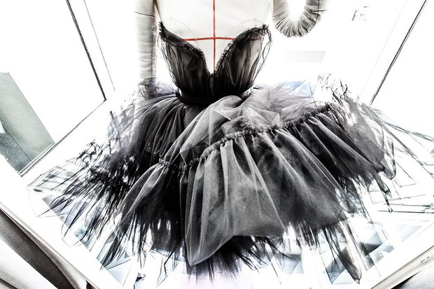 sukienka-na-wystawie-lanvin-313914-GALLERYBIG-23f413b
