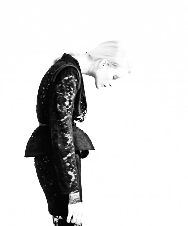 modelka-w-kreacji-lanvin-313923-GALLERY600-a902679