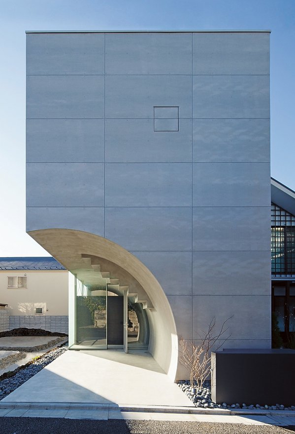 tunnel-house-w-tokio-315976-GALLERY600-1eb1f61