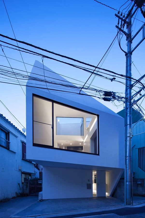 dom-fold-w-tokio-315981-GALLERY600-3f4a693