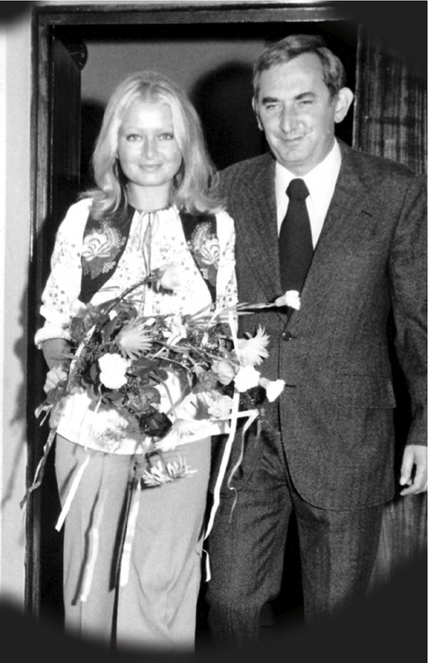 gustaw-holoubek-i-magdalena-zawadzka-slub-w-1973-roku-316254-GALLERY600-686a21e