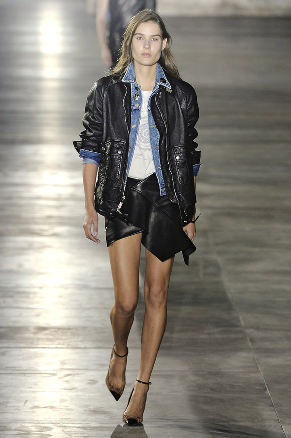 kolekcja-anthony-vaccarello-dla-saint-laurent-380167-GALLERY600-9511eca
