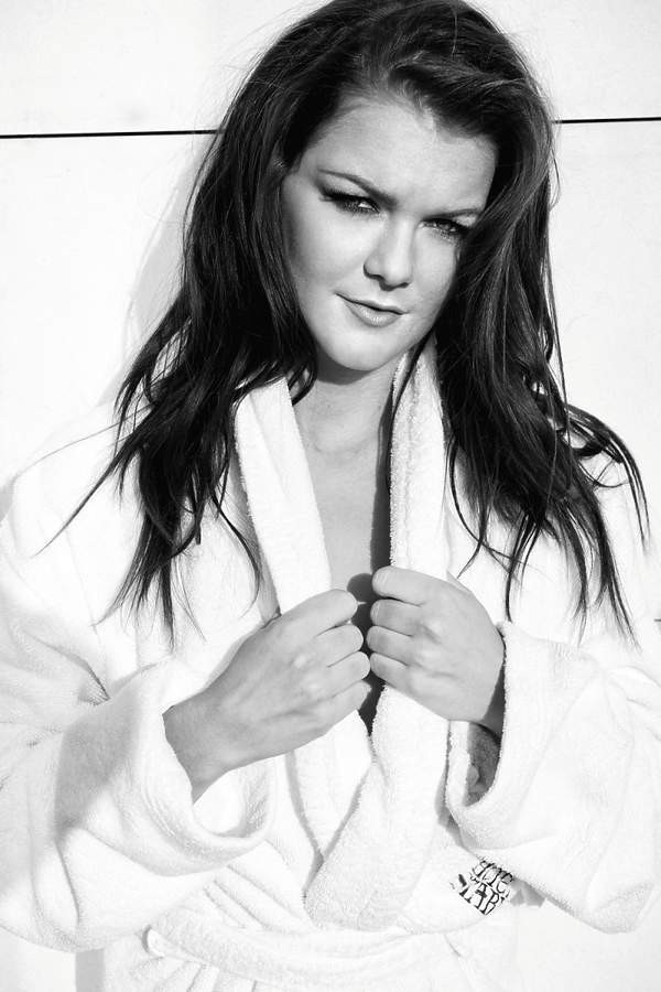 agnieszka-radwanska-viva-grudzien-2011-318371-GALLERY600-10d9be6