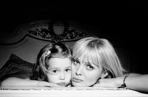 izabella-scorupco-z-corka-viva-luty-2001-319976-GALLERYBIG-10f0f22