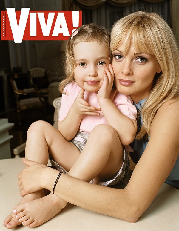 izabella-scorupco-z-corka-viva-luty-2001-319993-GALLERY600-ab944fc