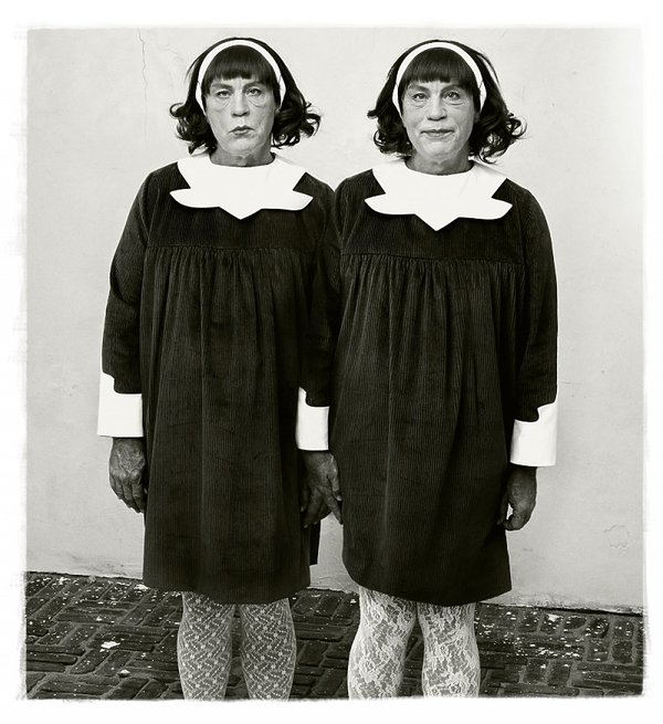 john-malkovich-diane-arbus-identical-twins-roselle-new-jersey-1967-2014-349954-GALLERY600-d1138ef