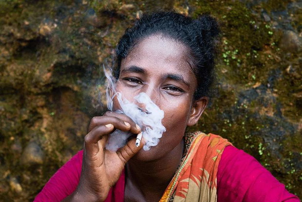 viva-photo-awards-2015-joanna-mrowka-cykl-zdjec-z-bangladeszu-321995-GALLERYBIG-329f9ae