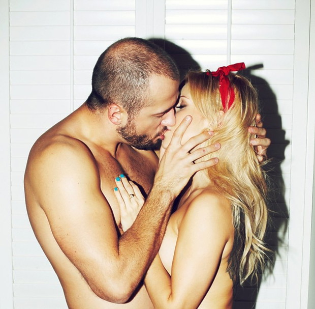 doda-i-blazej-szychowski-caluja-sie-topless-323731-GALLERYBIG-f46e81e