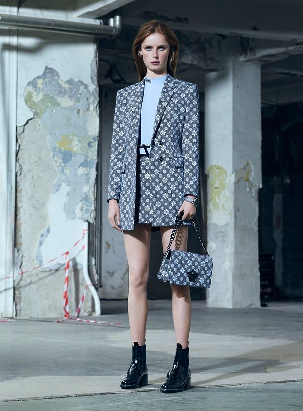 versace-pre-fall-2016-327468-GALLERY600-1041dd6