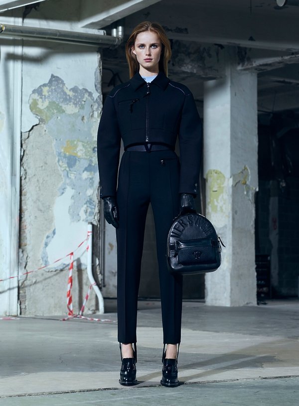 versace-pre-fall-2016-327448-GALLERY600-8cff398