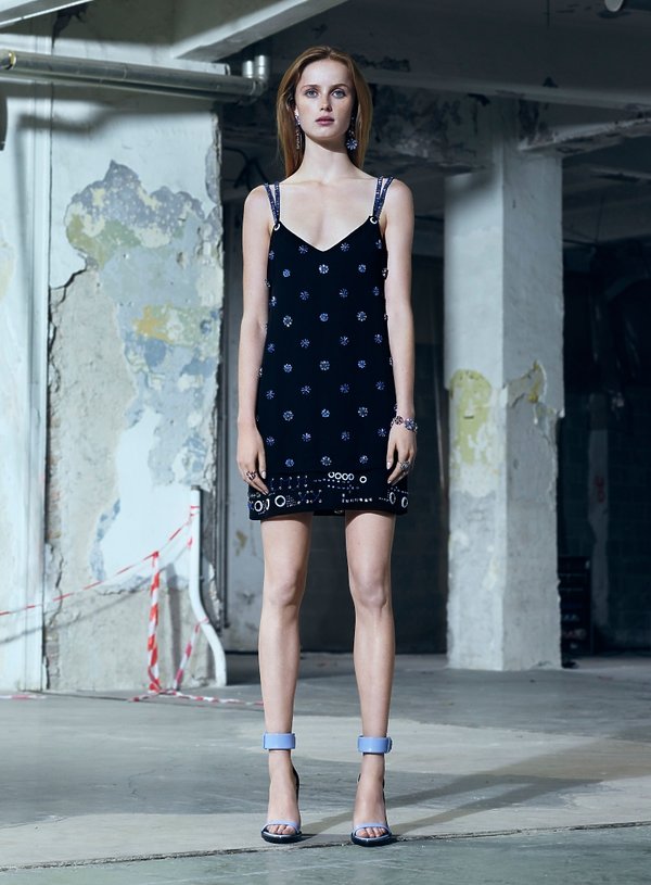 versace-pre-fall-2016-327475-GALLERY600-57b6fff
