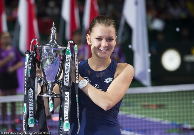 agnieszka-radwanska-trzyma-puchar-318768-GALLERYBIG-0389fa1