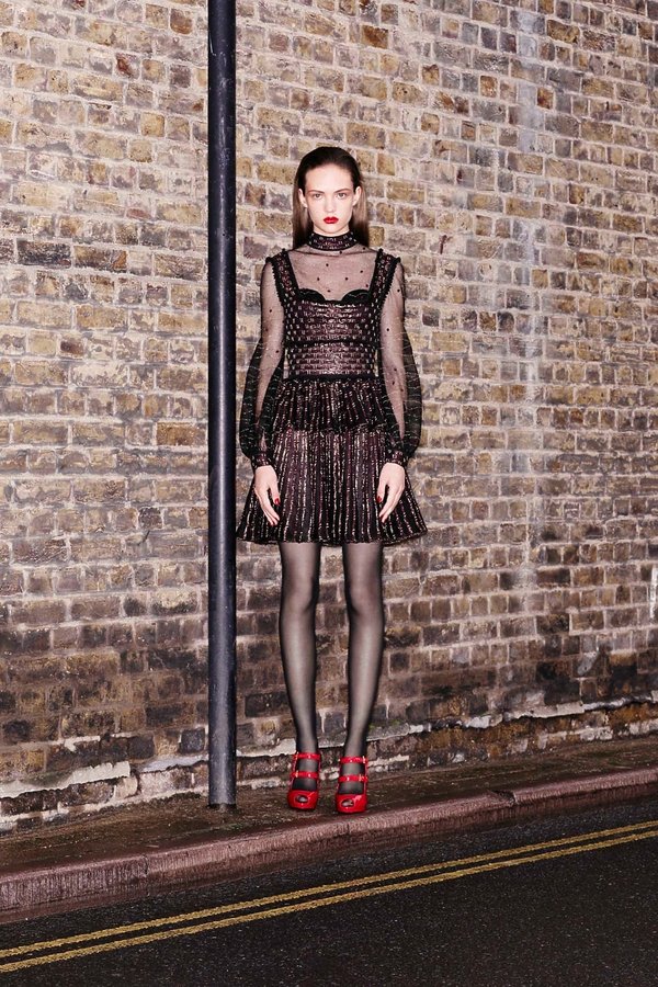 alexander-mcqueen-pre-fall-2016-332458-GALLERY600-4604f50