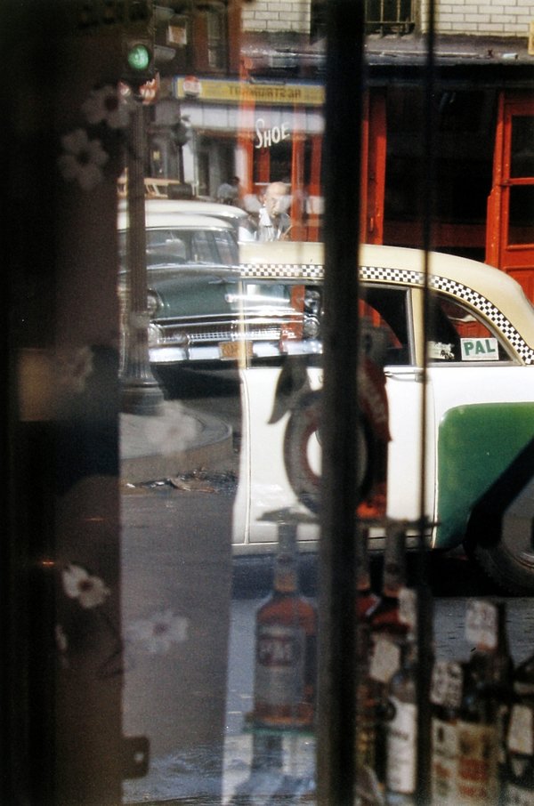 saul-leiter-336302-GALLERY600-82f852c