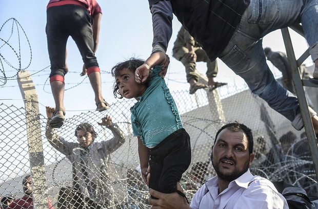 bulent-kilic-broken-border-13-15-june-sanliurfa-turkey-2015-338556-GALLERYBIG-bbdd326