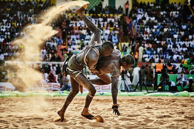 christian-bobst-the-gris-gris-wrestlers-of-senegal-switzerland-2015-338559-GALLERYBIG-f3cb263