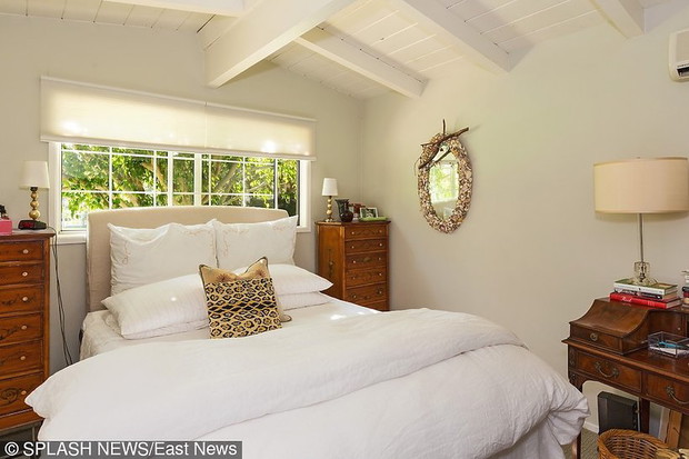 dom-julii-roberts-w-malibu-340840-GALLERYBIG-4c5458c