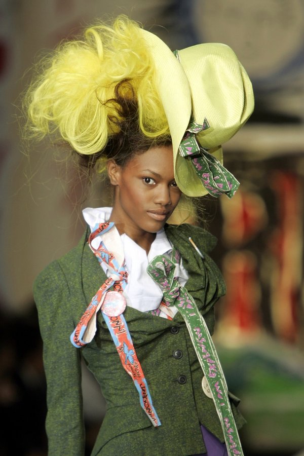 pokaz-vivienne-westwood-348062-GALLERY600-a3d79f7