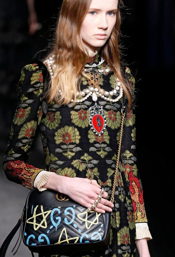 pokaz-gucci-na-jesien-zime-2016-350064-GALLERY600-c856ed3