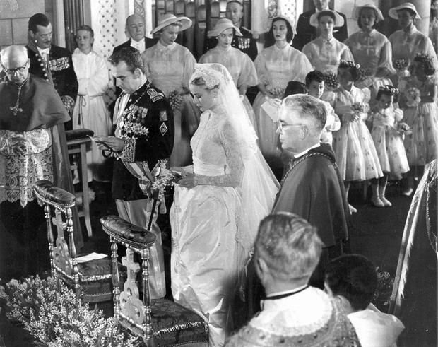 slub-grace-kelly-i-ksiecia-rainiera-iii-grimaldiego-349577-GALLERYBIG-b2f0740