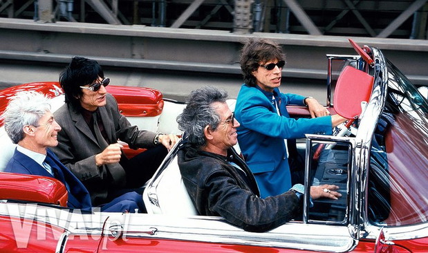 charlie-watts-ronnie-wood-keith-richards-i-mick-jagger-nowy-jork-sierpien-1997-roku-349755-GALLERYBIG-b7dade8