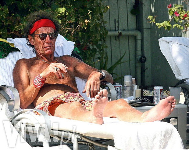 keith-richards-na-lezaku-349768-GALLERYBIG-2048001