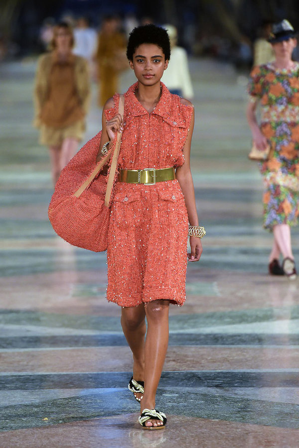 pokaz-kolekcji-chanel-resort-2017-w-hawanie-352757-GALLERY600-73a5fde