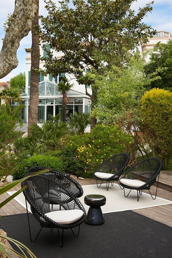 chanel-pop-up-store-w-saint-tropez-354789-GALLERY600-c349233