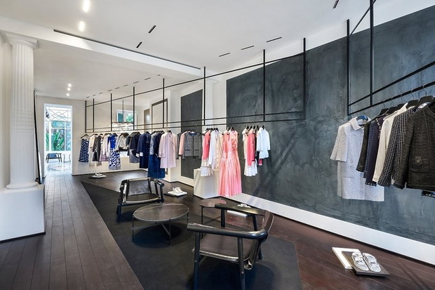 chanel-pop-up-store-w-saint-tropez-354790-GALLERYBIG-978cb2d