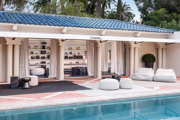 chanel-pop-up-store-w-saint-tropez-354791-GALLERYBIG-4fd6bbe
