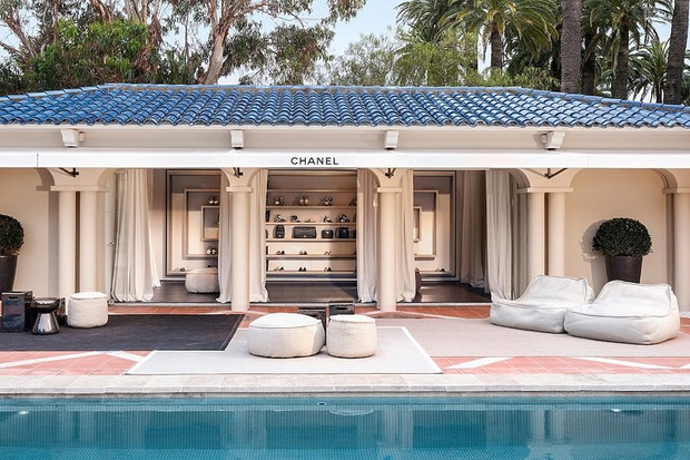 Chanel pop-up store w Saint-Tropez