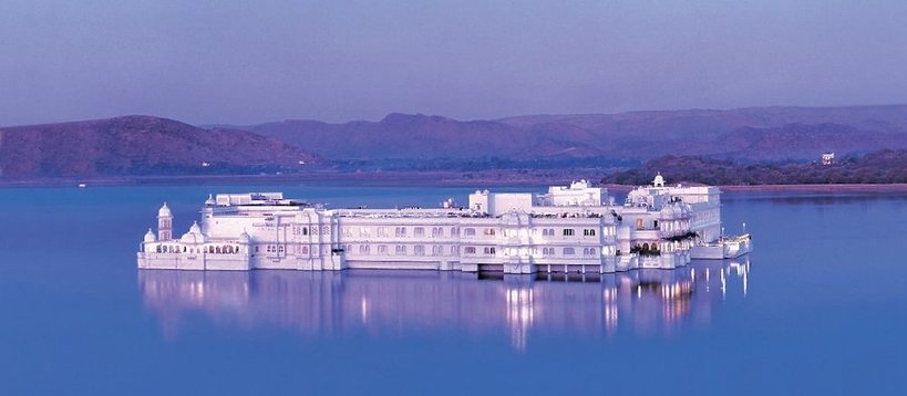 Hotel Taj Lake Palace w Udajpur w Indiach