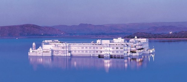 Hotel Taj Lake Palace w Udajpur w Indiach