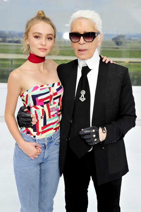 lily-rose-depp-karl-lagerfeld-356494-GALLERY600-4c01777