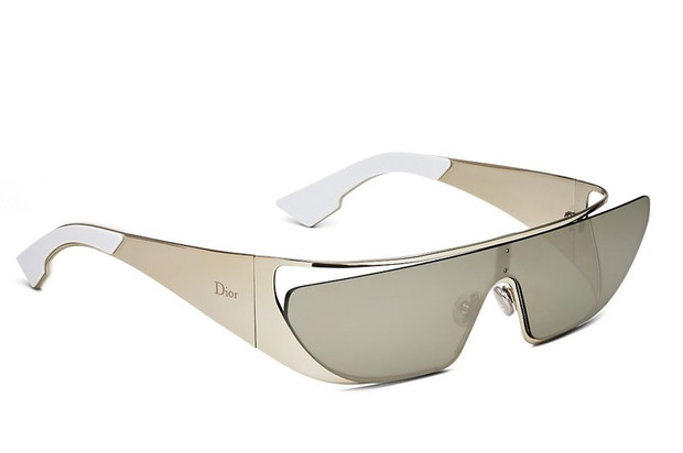 rihanna-zaprojektowala-kolekcje-okularow-dla-domu-mody-dior-356707-GALLERYBIG-a7aab81