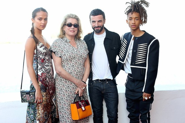 pokaz-louis-vuitton-resort-2017-w-rio-de-janeiro-357058-GALLERYBIG-3905d56