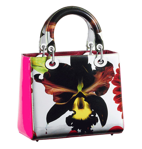 brytyjski-artysta-marc-quinn-zaprojektowal-limitowana-kolekcje-torby-lady-dior-358719-GALLERY600-2ed0960