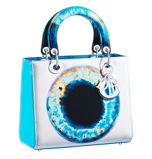 brytyjski-artysta-marc-quinn-zaprojektowal-limitowana-kolekcje-torby-lady-dior-358723-GALLERY600-0234b31