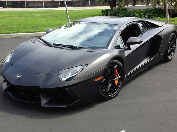 lamborghini-aventador-360114-GALLERYBIG-2105111