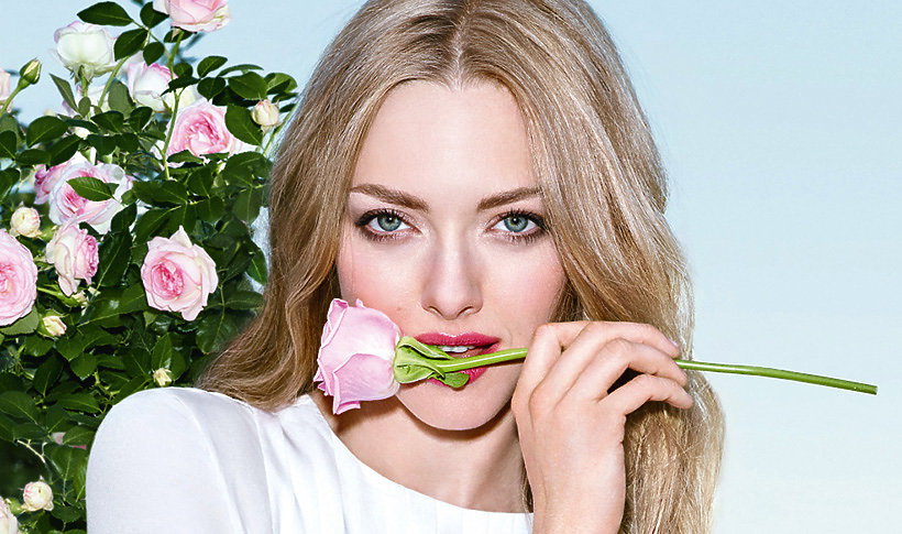 Amanda Seyfried w reklamie zapachu Live Irresistible domu mody Givenchy